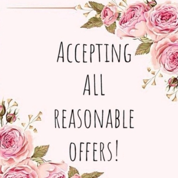 Kate Spade EUC Laurel Way Greer Crossbody
Chocolate Cherry - Picture 12 of 12